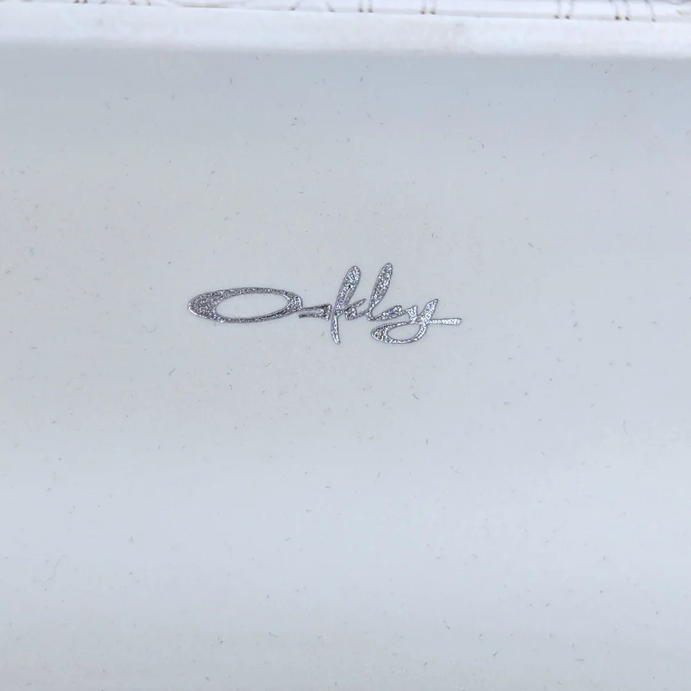 Oakley Hard Clamshell Sunglasses Case-White Embossed Leather‎